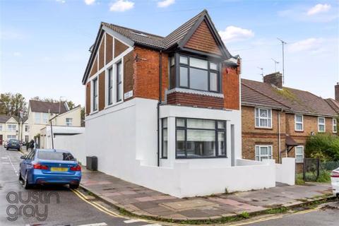 62 Bates Road, Brighton, BN1 6PG