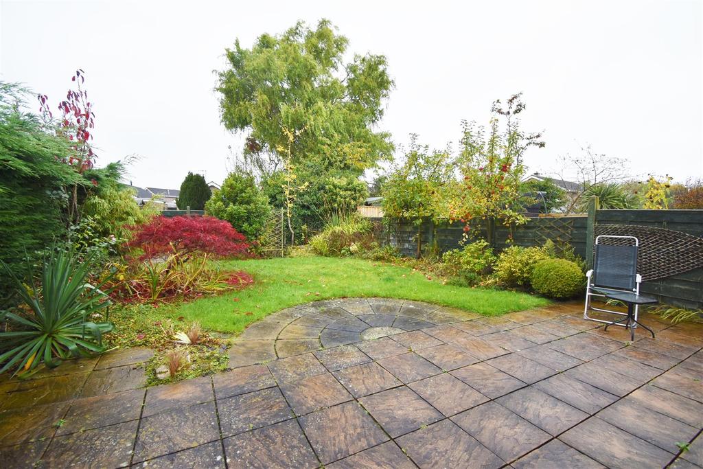 Briergate, Haxby, York, YO32 3YP 4 bed detached house £385,000