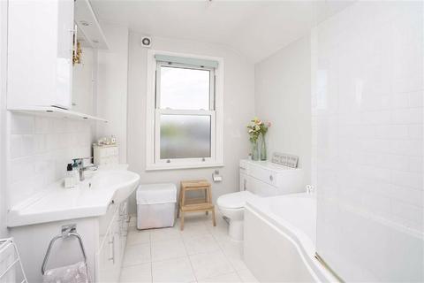 106 Hook Road, Epsom, KT19 8TX