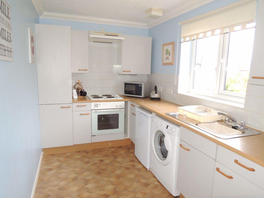 STANWAY 1 bed flat £595 pcm (£137 pw)