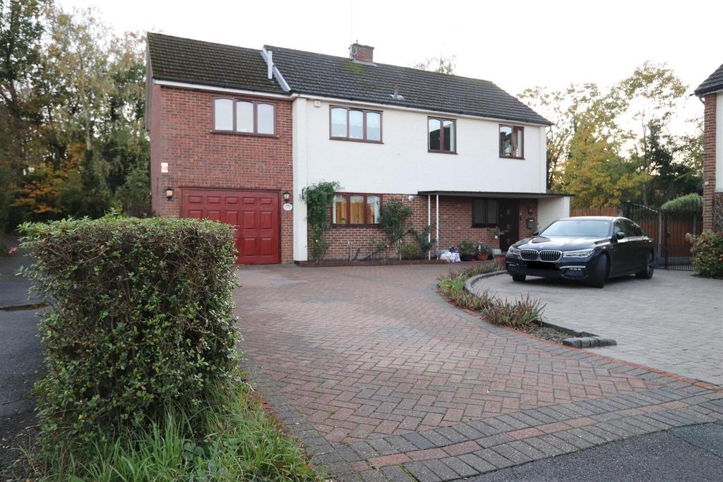 Abbots Close, Shenfield, Brentwood 5 bed detached house £950,000
