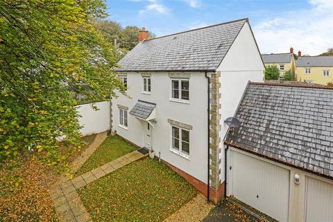 63 Bay View Road, Duporth, St Austell, PL26 6BN