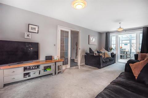 63 Bay View Road, Duporth, St Austell, PL26 6BN