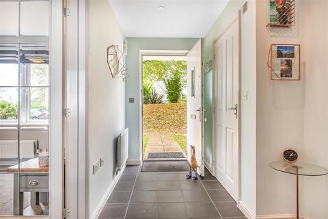 63 Bay View Road, Duporth, St Austell, PL26 6BN