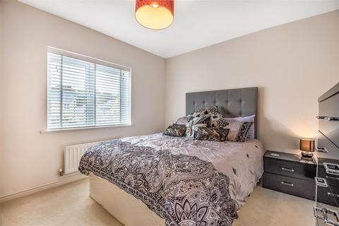 63 Bay View Road, Duporth, St Austell, PL26 6BN