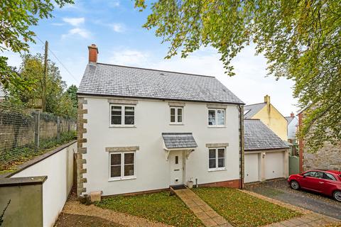 63 Bay View Road, Duporth, St Austell, PL26 6BN