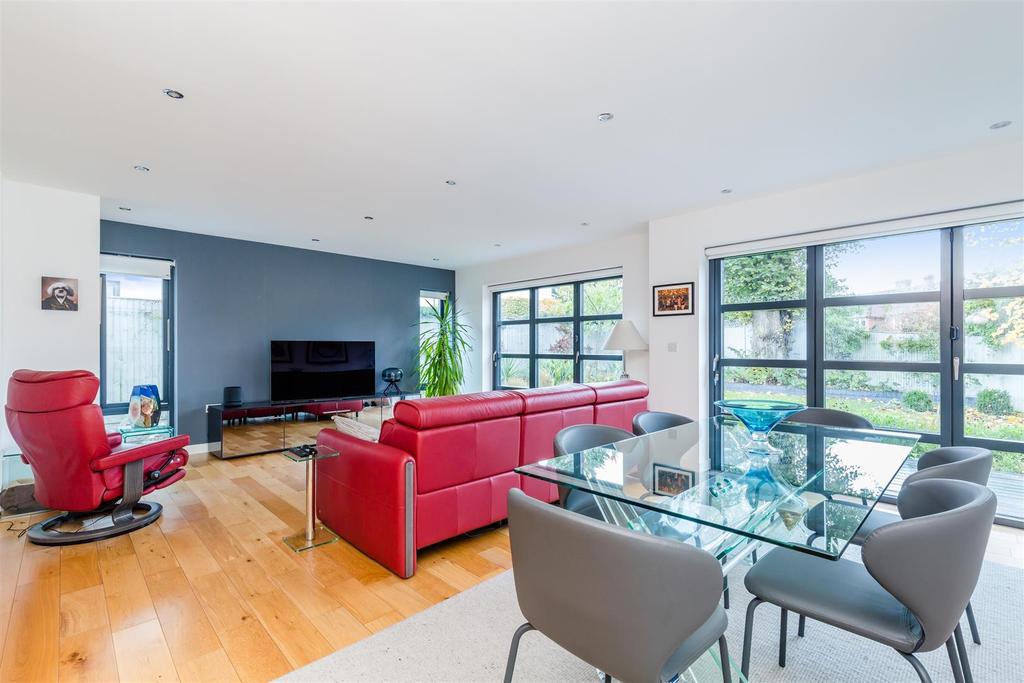 Vale Ave, Brighton 4 bed detached house £700,000
