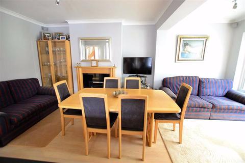 16 Chalgrove Way, Emmer Green, Reading, RG4 8SJ
