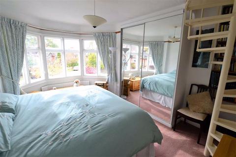 16 Chalgrove Way, Emmer Green, Reading, RG4 8SJ