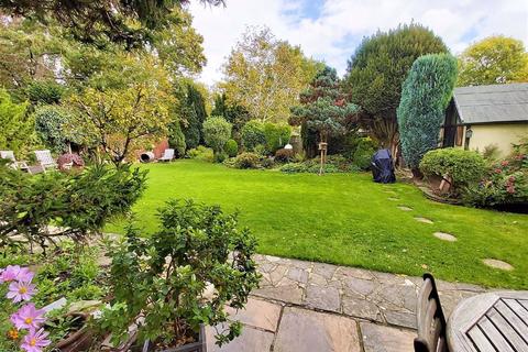 16 Chalgrove Way, Emmer Green, Reading, RG4 8SJ