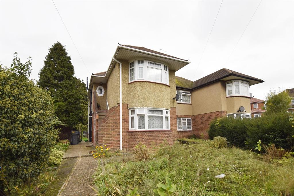 Colyton Close, Wembley 2 bed property £330,000