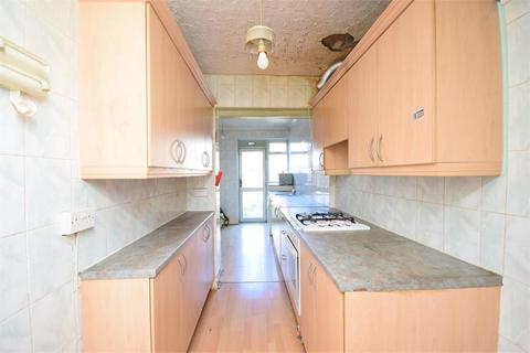 3 Bourne View, Greenford, UB6 7QS