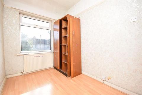 3 Bourne View, Greenford, UB6 7QS