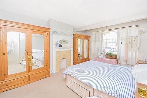 33 East Court, Wembley, HA0 3QL