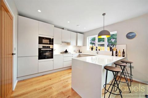 21 Rayners Close, Wembley, HA0 2JU