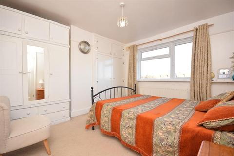 32 Abbotts Drive, Wembley, HA0 3SD