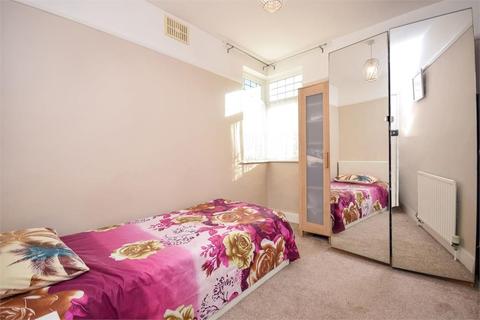 32 Abbotts Drive, Wembley, HA0 3SD