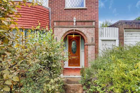 35 Mayfields, Wembley, HA9 9PR