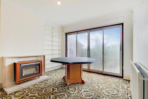 35 Mayfields, Wembley, HA9 9PR