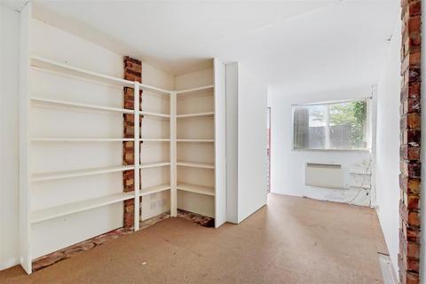 35 Mayfields, Wembley, HA9 9PR