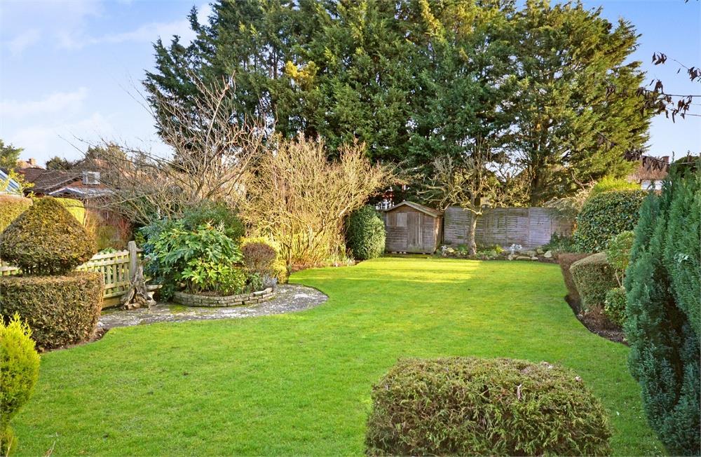 Pebworth Road, HARROW 5 bed detached house £1,095,000