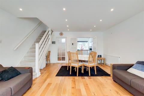 2 Waylett Place, Wembley, HA0 3BH