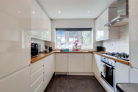 2 Waylett Place, Wembley, HA0 3BH