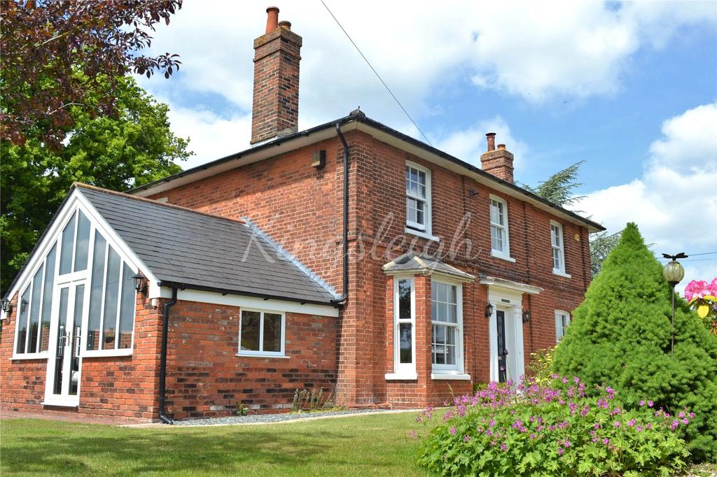 Colchester Road, Ardleigh, Colchester, CO7 4 bed detached house £700,000