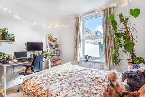 Flat B, 29 Bellefields Road, London, SW9 9UH