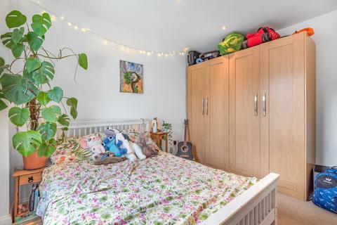 Flat B, 29 Bellefields Road, London, SW9 9UH