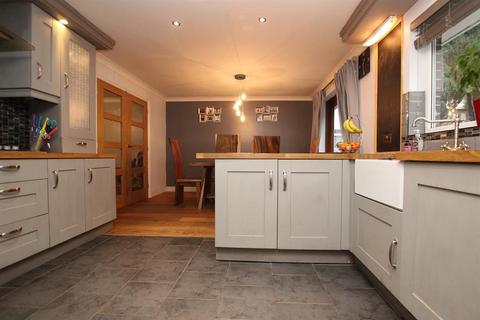 22 Sunnymere Drive, Darwen, BB3 1RH