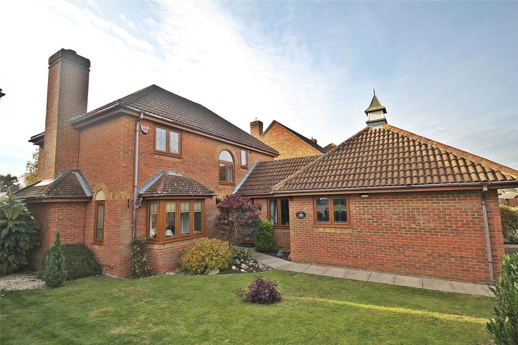 Beech Close, Pulloxhill, Bedford, Bedfordshire, MK45 4 bed detached