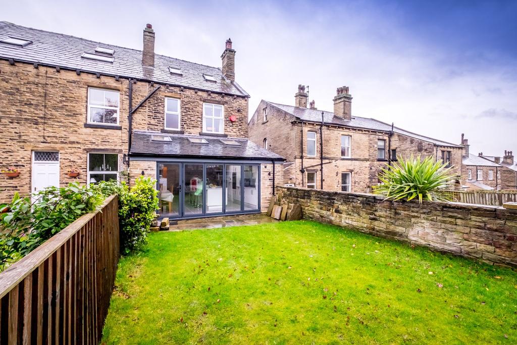 Bracken Road, Brighouse, HD6 2HX 4 bed semidetached house £340,000