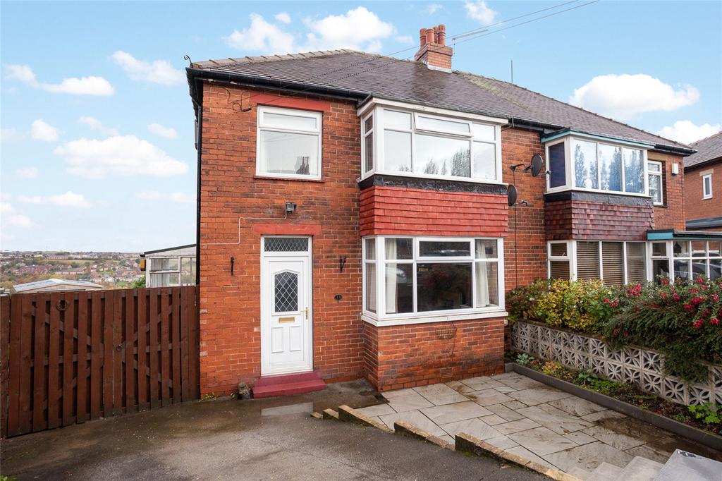 Eskdale Close, Hanging Heaton, Dewsbury, WF12 3 bed semidetached house £180,000