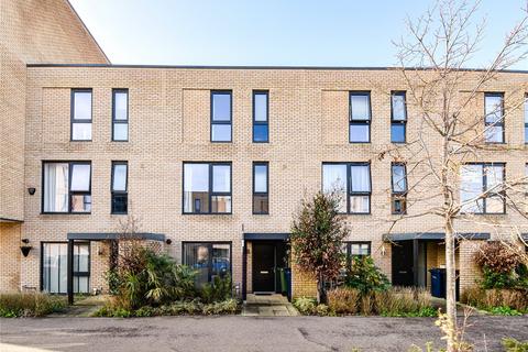 3 bedroom semi-detached house to rent, Whittle Avenue, Trumpington, Cambridge, CB2