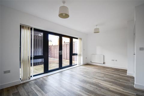 3 bedroom semi-detached house to rent, Whittle Avenue, Trumpington, Cambridge, CB2