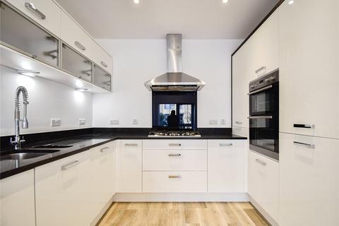 3 bedroom semi-detached house to rent, Whittle Avenue, Trumpington, Cambridge, CB2