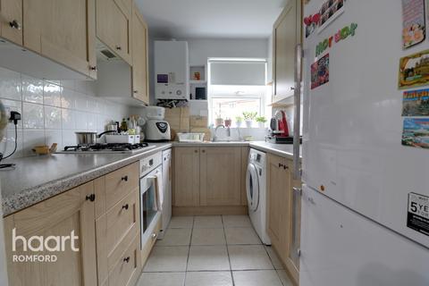 13 Bluebell Close, Rush Green, Romford, RM7 0XN