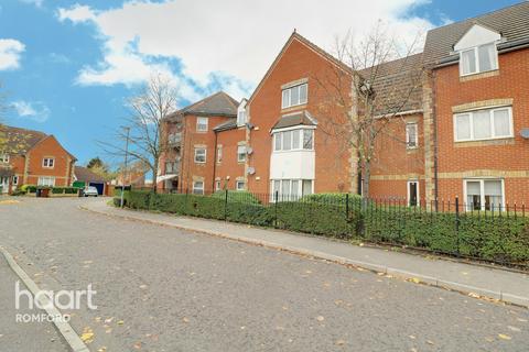 13 Bluebell Close, Rush Green, Romford, RM7 0XN