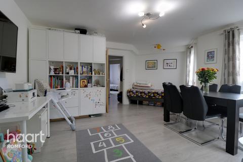 13 Bluebell Close, Rush Green, Romford, RM7 0XN