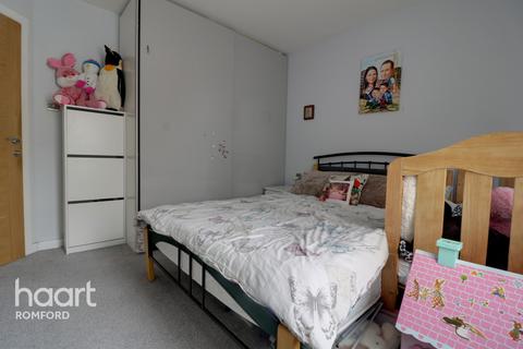 13 Bluebell Close, Rush Green, Romford, RM7 0XN