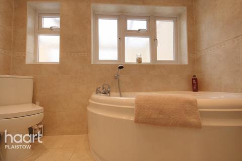 40 Woodside Road, London, E13 8RX