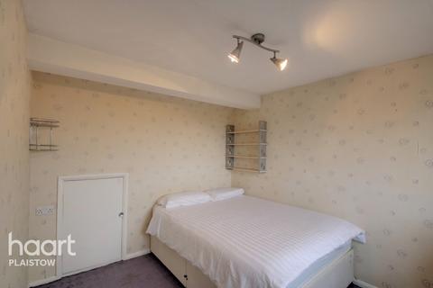 40 Woodside Road, London, E13 8RX