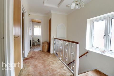 95 Great Cullings, Rush Green, Romford, RM7 0YP