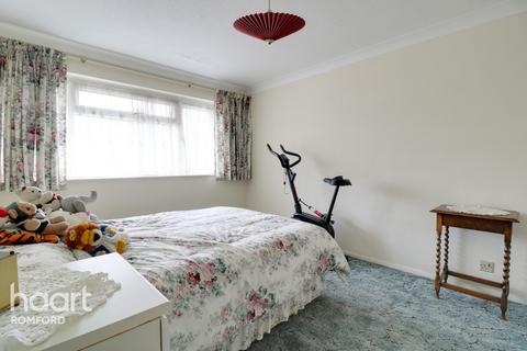 95 Great Cullings, Rush Green, Romford, RM7 0YP