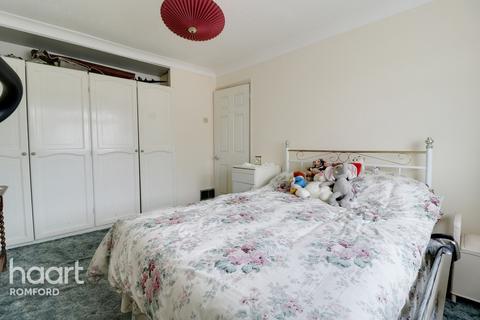 95 Great Cullings, Rush Green, Romford, RM7 0YP