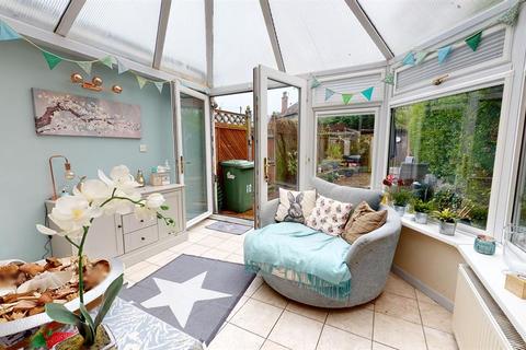 10 Wharfe View, Pool In Wharfedale, Otley, LS21 1NF