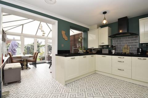 8 Knights Templars Green, Stevenage, SG2 0JY