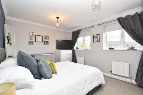 8 Knights Templars Green, Stevenage, SG2 0JY