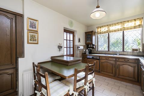 17 Worcester Crescent, Woodford Green, IG8 0LX